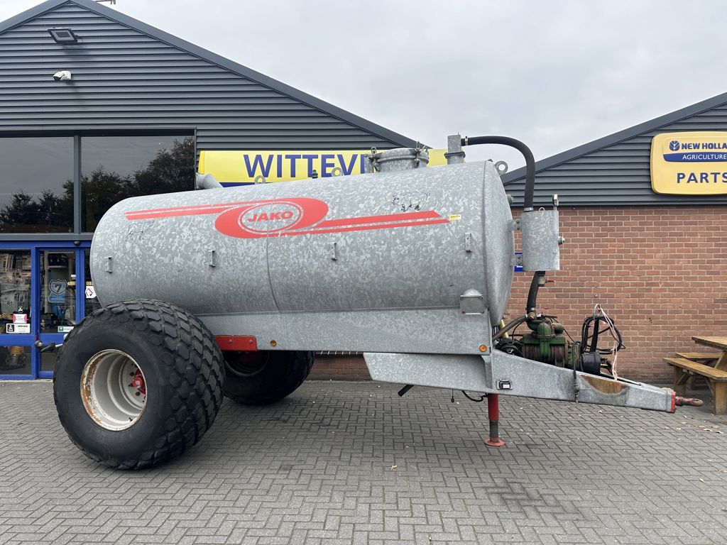 Jako 8000 tank