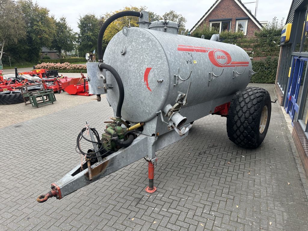 Jako 8000 tank