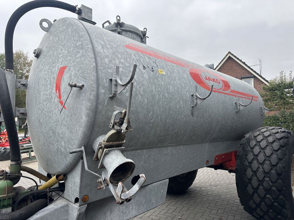 Jako 8000 tank