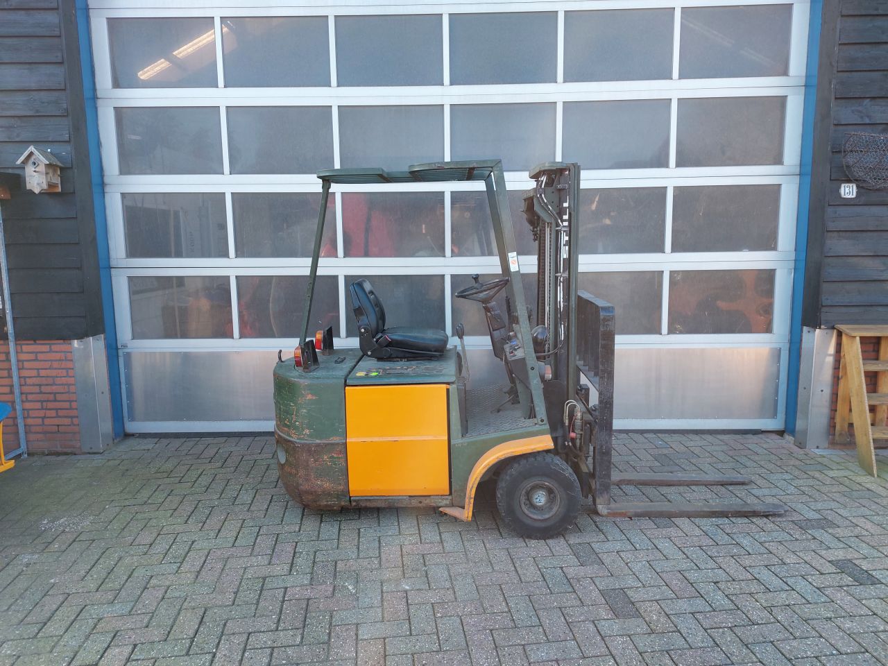 Still R50-15 triplex sideshift