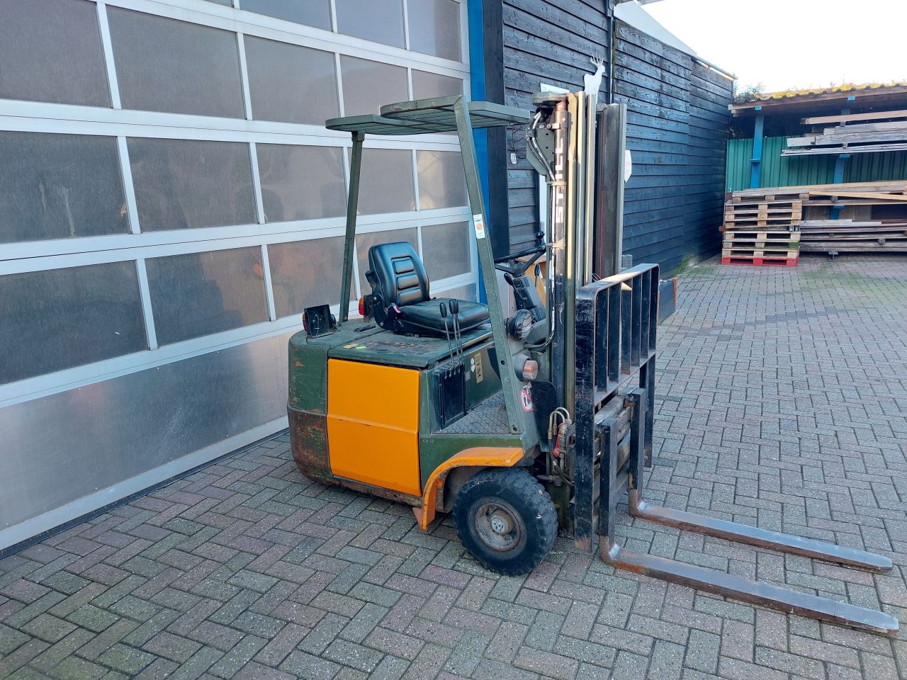 Still R50-15 triplex sideshift