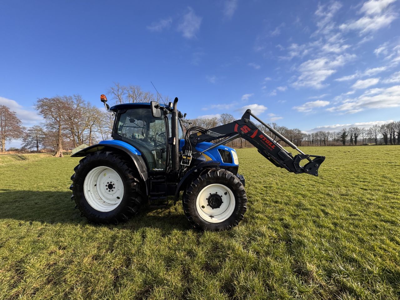 New Holland T6010 met voorlader 2010 6080 uur