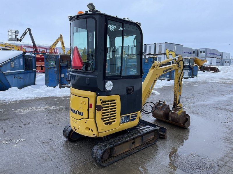 Komatsu PC16R-3