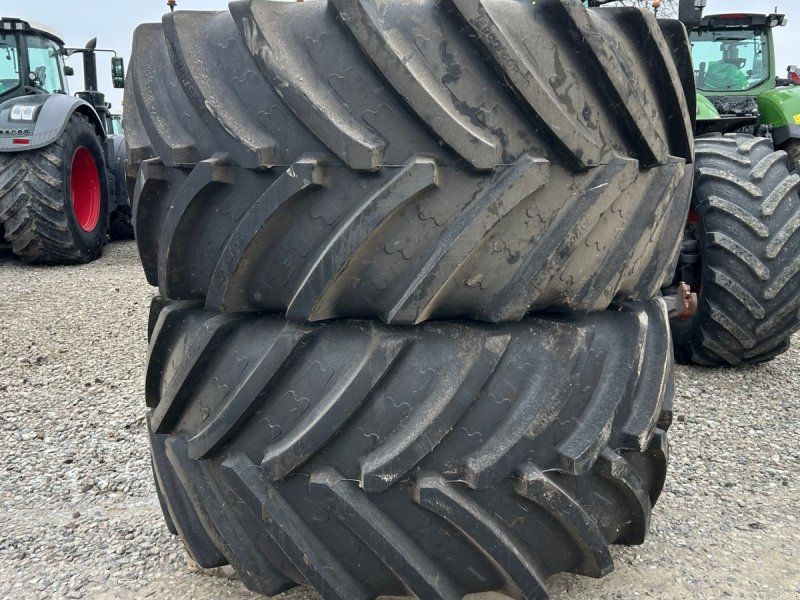 BKT 900/60R38 IF + 710/60R30 IF