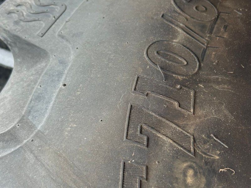 BKT 900/60R38 IF + 710/60R30 IF