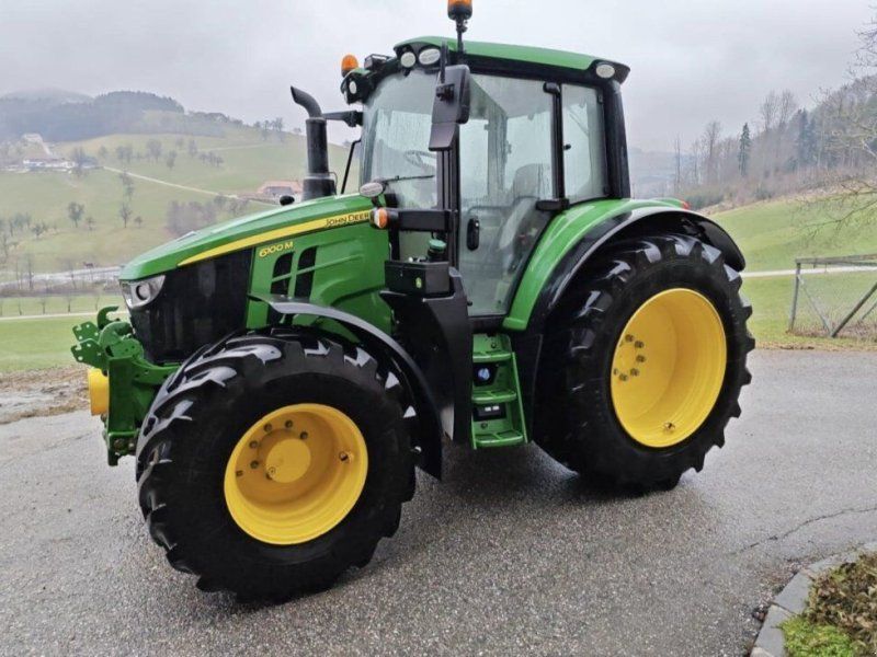 John Deere 6090 M