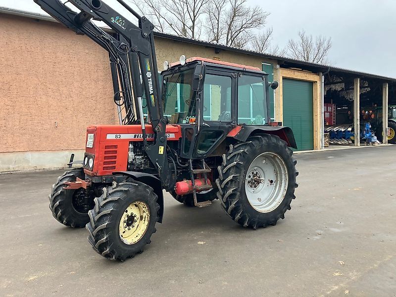 Belarus MTS 82 mit Frontlader