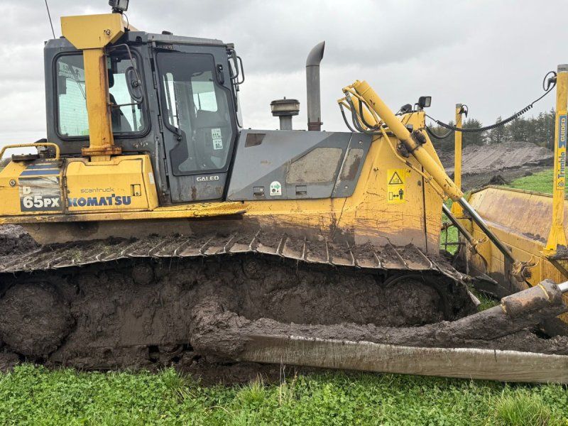 Komatsu D65PX-15