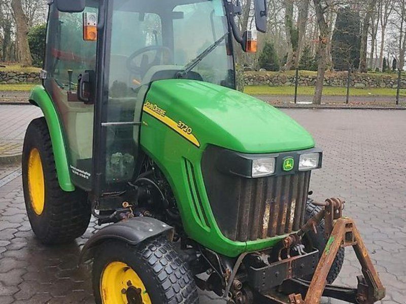 John Deere 3720