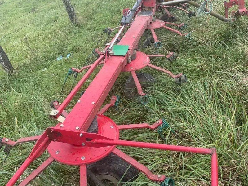 Kverneland taarup 8076