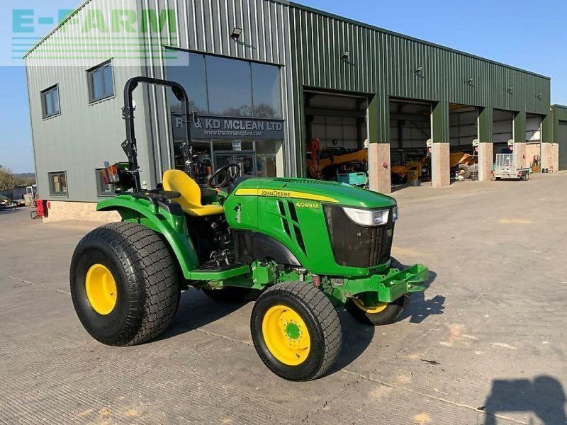 John Deere 4049 compact  (st23021)
