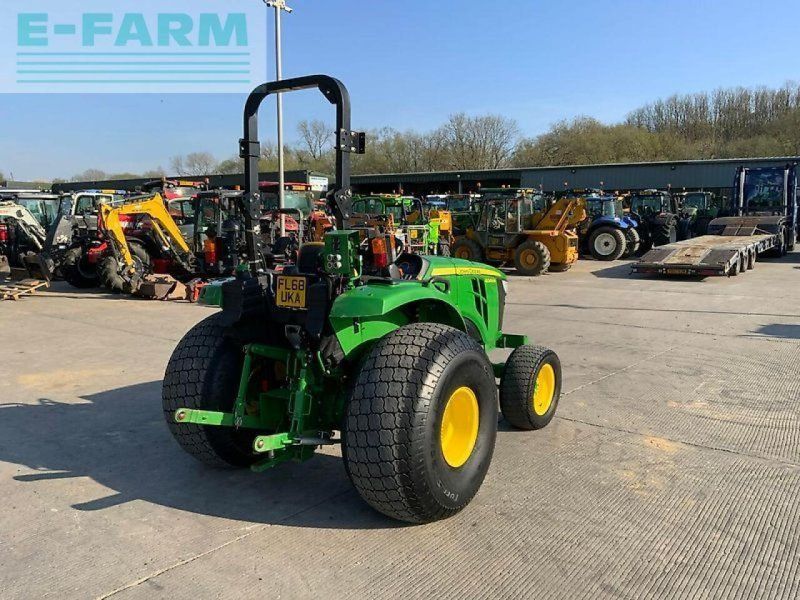 John Deere 4049 compact  (st23021)