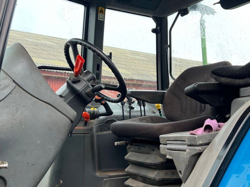 New Holland 8560 Kun 6300 timer