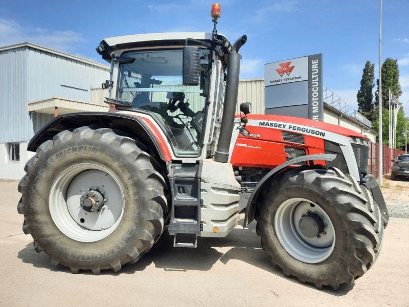 Massey Ferguson 8S.225