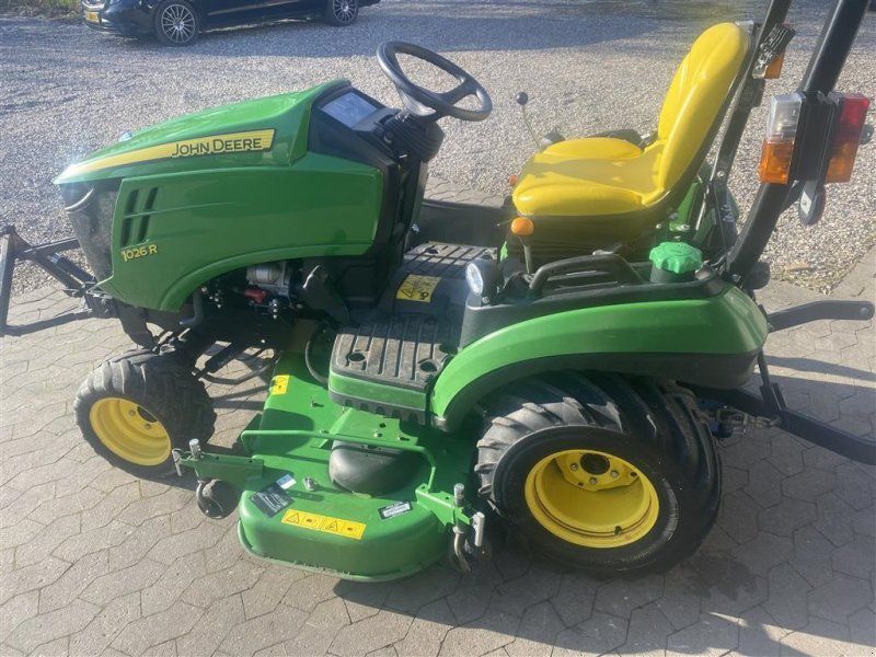 John Deere 1026R