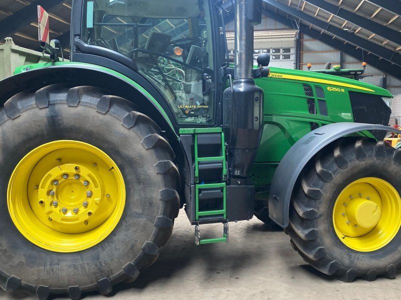 John Deere 6250R