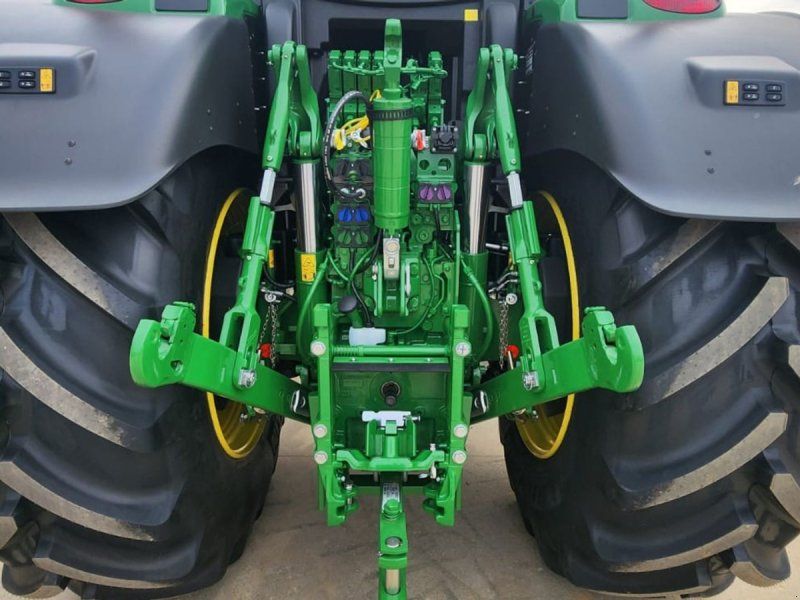 John Deere 6R250