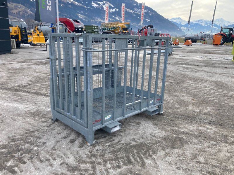 Fliegl AgroCenter Arbeitsbühne Merlo