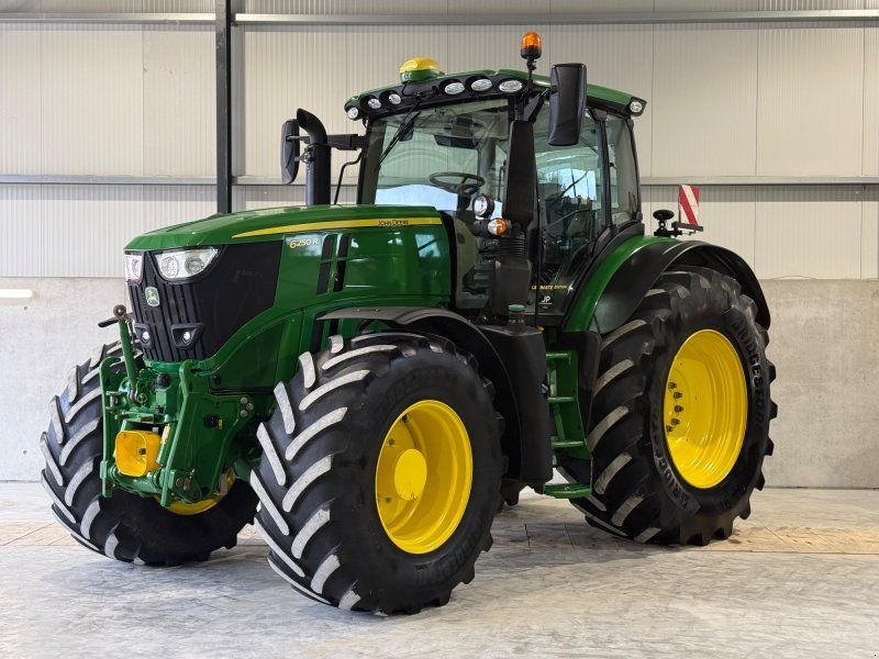 John Deere 6250R