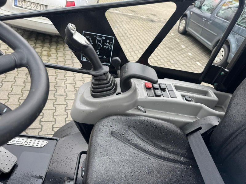 JCB 403 Agri Smart Power