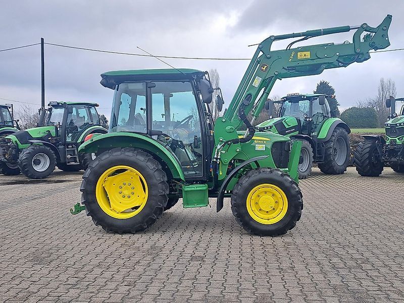 John Deere 5050E neuwertiger Zustand !!!