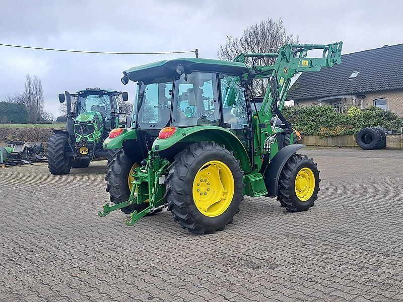 John Deere 5050E neuwertiger Zustand !!!