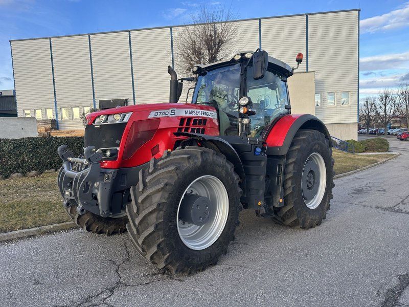 Massey Ferguson 8740 S (Stage V)