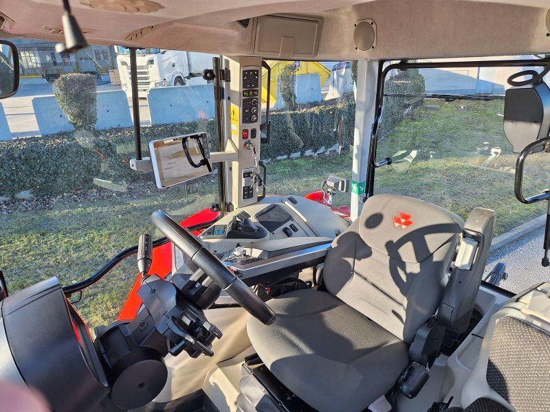 Massey Ferguson 7S.180