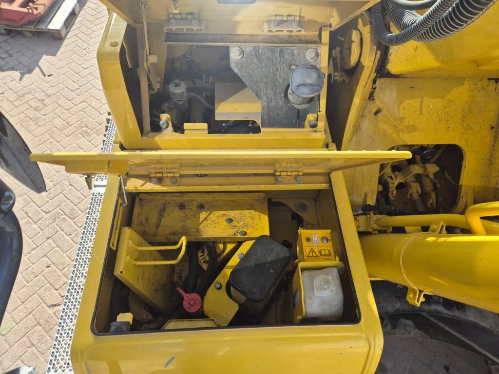 Komatsu PC 240LC-11