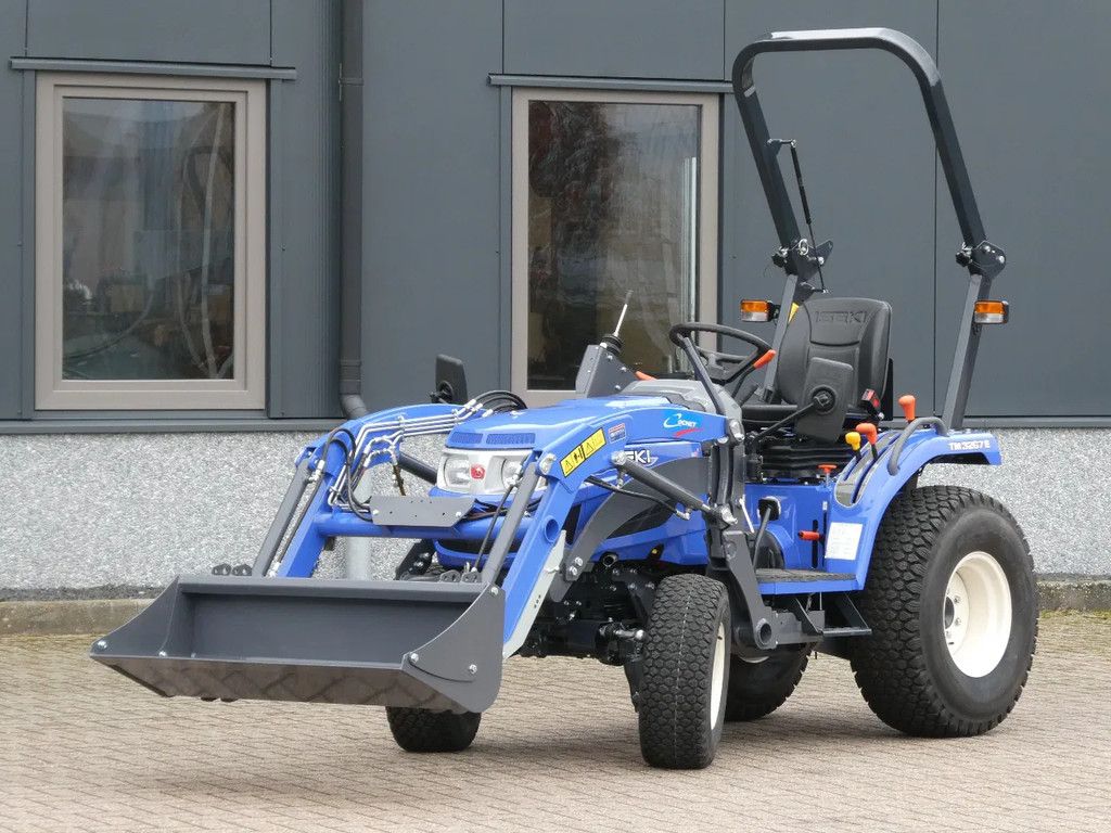Iseki TM3267E 4wd / 0001 Draaiuren / Voorlader