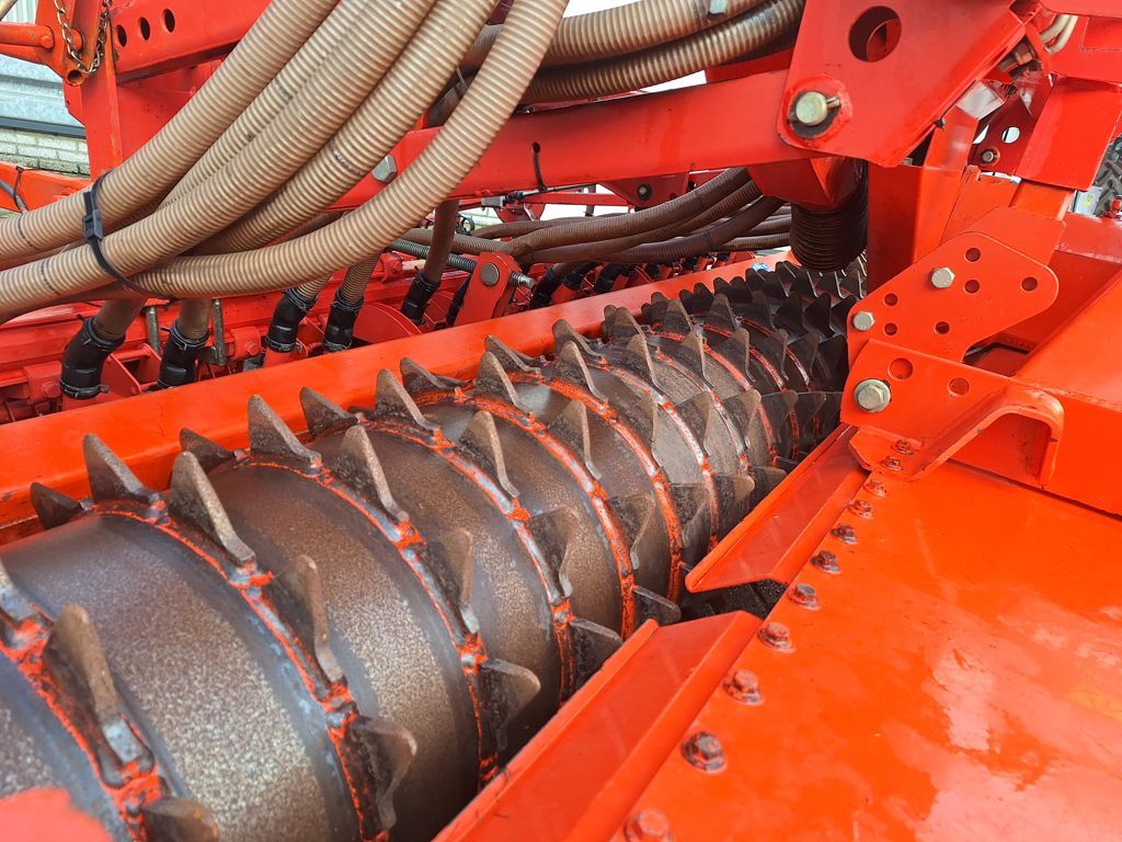 Kuhn HRB 302-D + VENTA LC 302