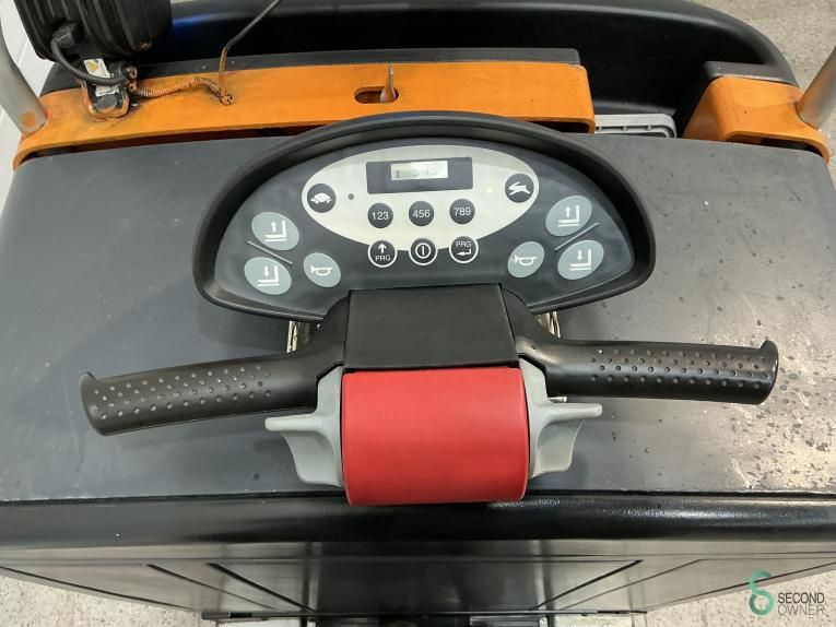 Tractors Electric Still CX-T 2015