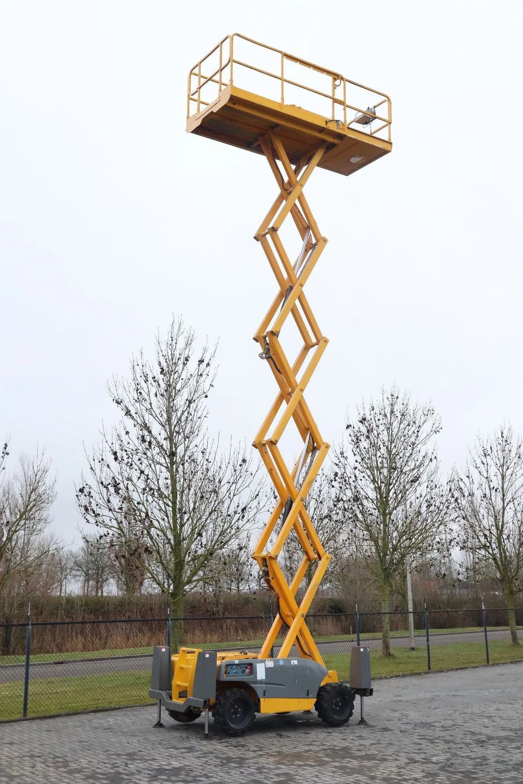 Haulotte COMPACT 12DX | 12 METER | 450 KG | OUTRIGGERS