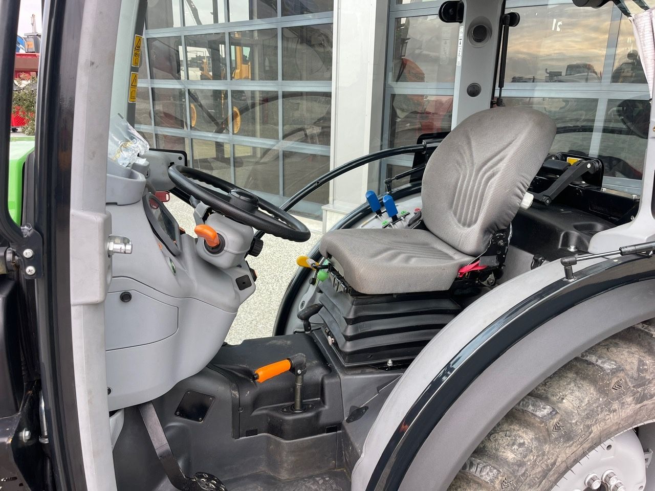 Deutz-Fahr 5080DV Ecoline smalspoortrekker