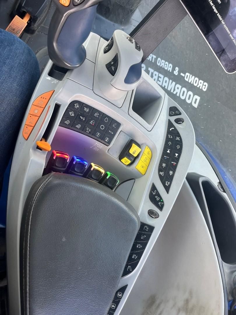 New Holland T7.300 WG4328