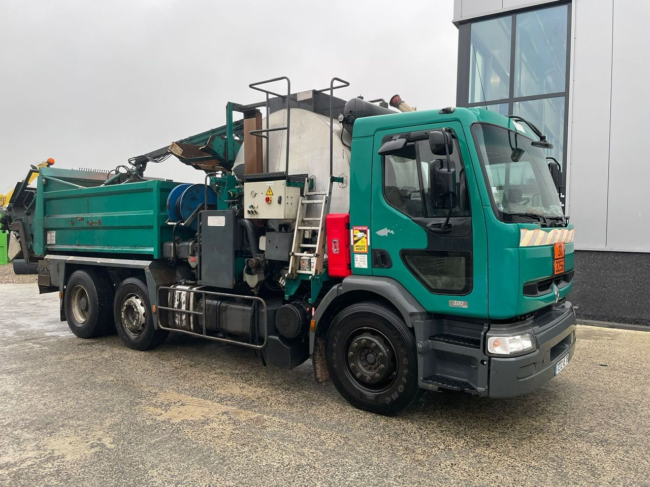 Renault 320 DCI Premium Secmair 3500 liter Bitumen spuitwagen