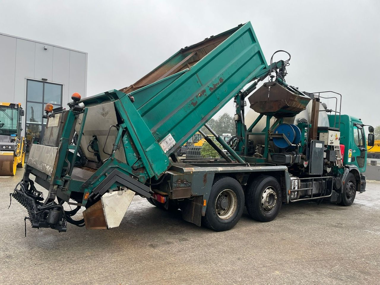 Renault 320 DCI Premium Secmair 3500 liter Bitumen spuitwagen