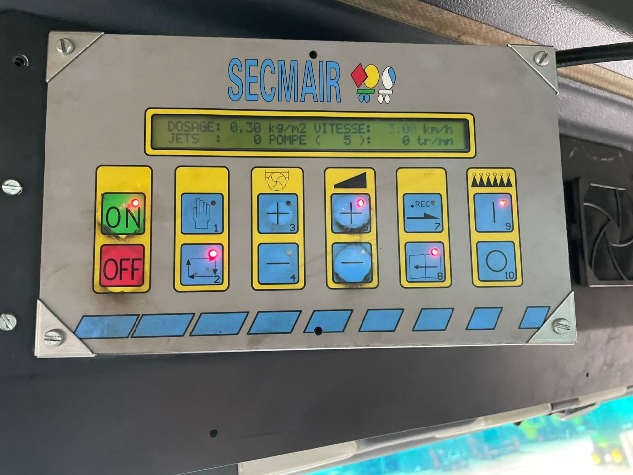 Renault 320 DCI Premium Secmair 3500 liter Bitumen spuitwagen