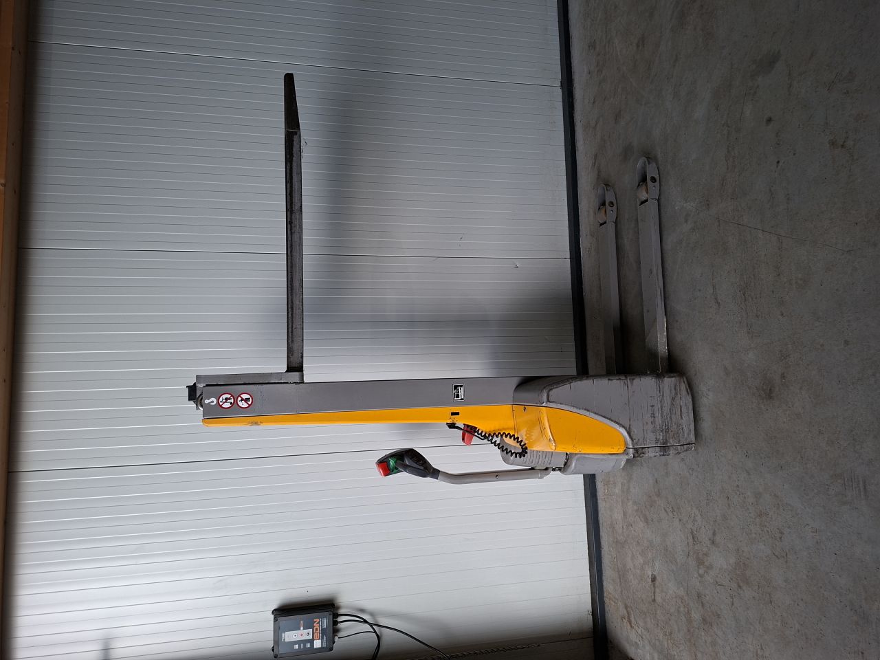 Jungheinrich emc 10 hefhoogte 154 cm nieuwe accu`s