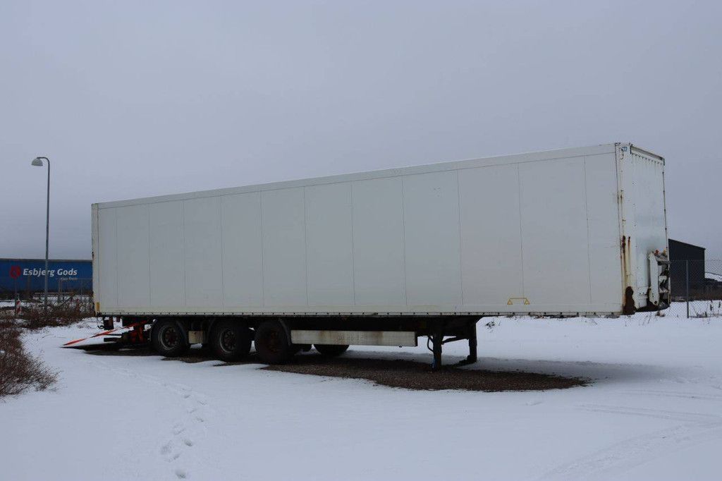 Geschlossener Anhänger Krone SD 2010