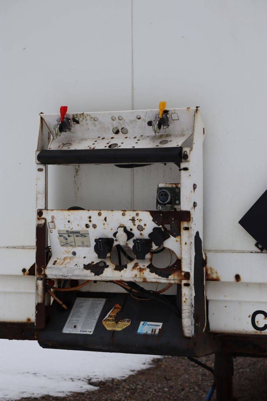 Geschlossener Anhänger Krone SD 2010