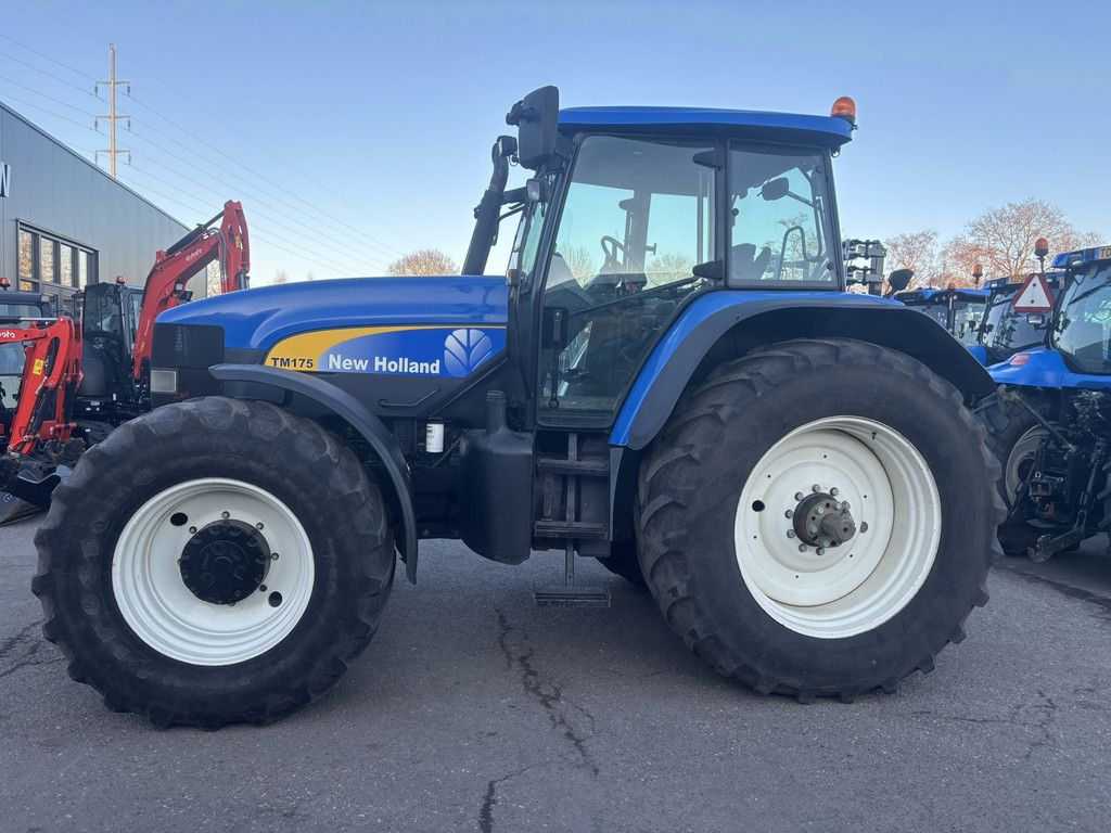 NEW HOLLAND TM175