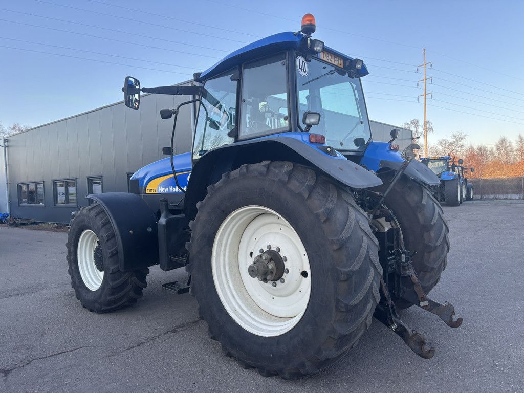 NEW HOLLAND TM175