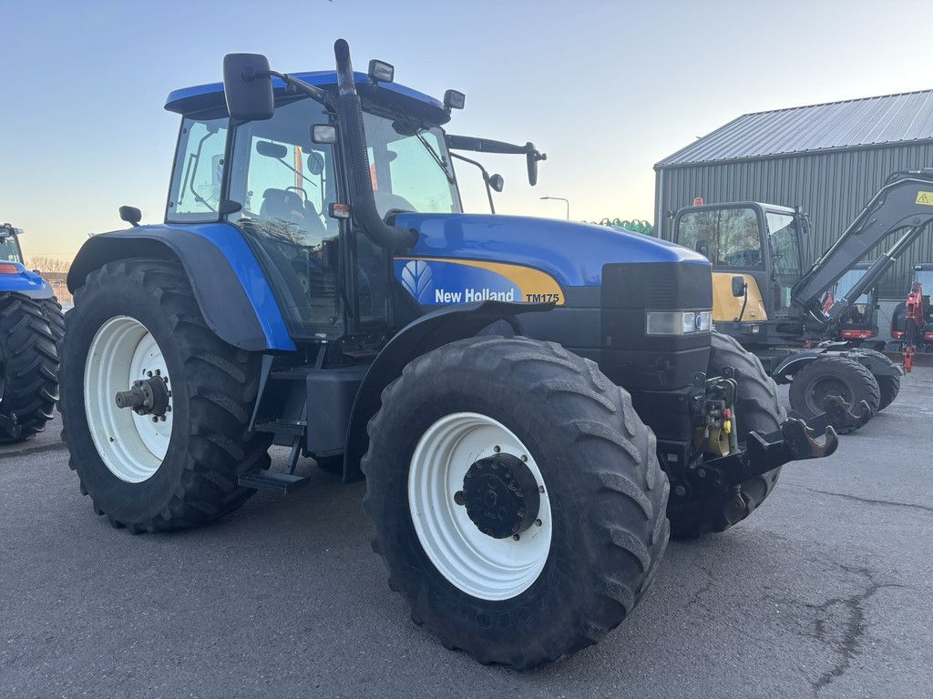 NEW HOLLAND TM175