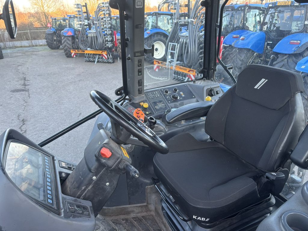 NEW HOLLAND TM175