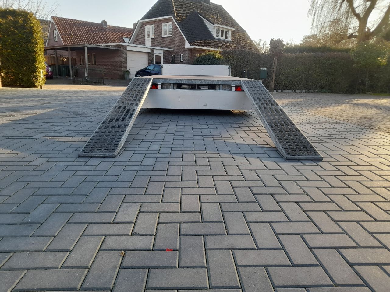 Hulco medax plateauwagen aanhanger trailer met oprijplaten