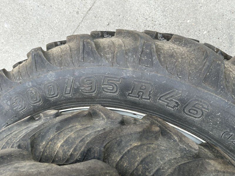 Taurus 270/95R32 u. 300/95R46
