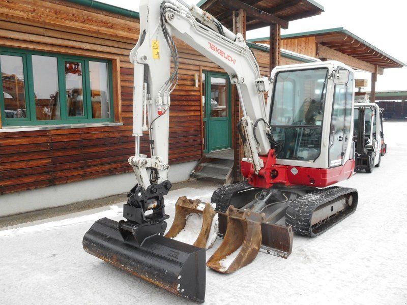 Takeuchi TB 235 (3.605kg) POWERTILT + hydr. SW