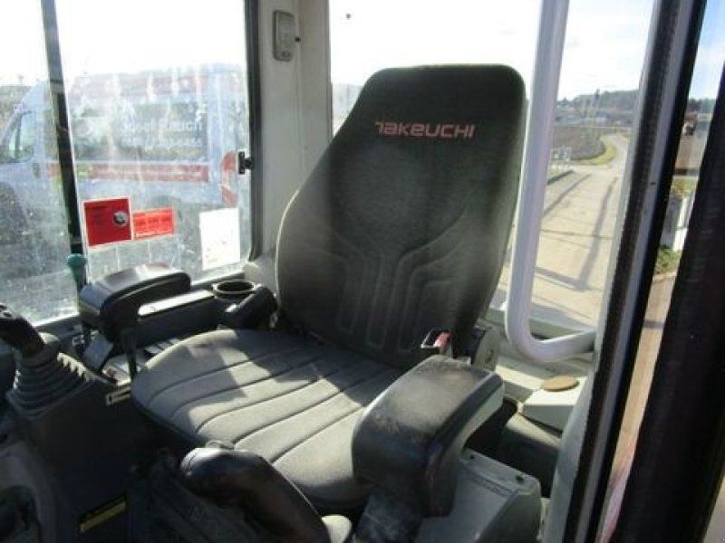 Takeuchi TB 228POWERTILT + Schnellwechsler +3 Löffel