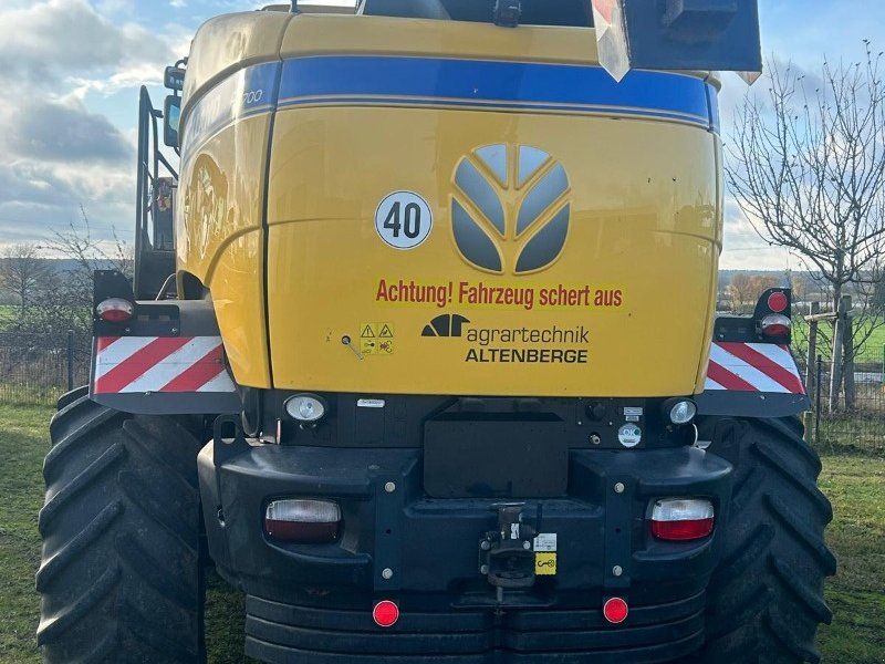 New Holland FR 700